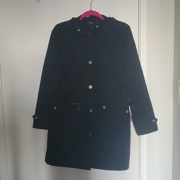 London Fog black raincoat/ trench coat in size small. Belt included - Picture 1 of 4